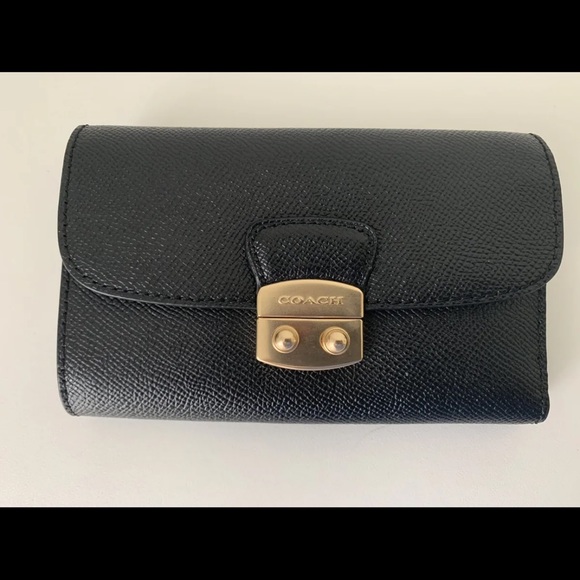 NWT COACH AVARY MEDIUM ENVELOPE WALLET F67491 BLACK - Picture 1 of 12